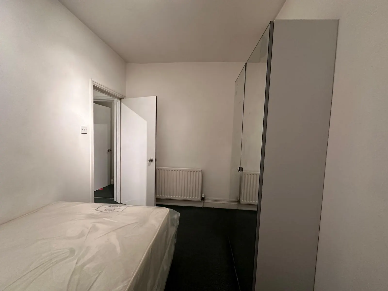 Double room near SURREY QUAYS